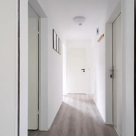 Workers Accommodation In Kevelaer - 2 Bedrooms - 6 Single Beds *