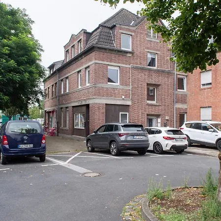 Workers Accommodation In Kevelaer - 2 Bedrooms - 6 Single Beds Kevelaer