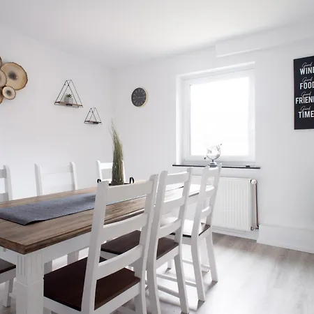 Workers Accommodation In Kevelaer - 2 Bedrooms - 6 Single Beds