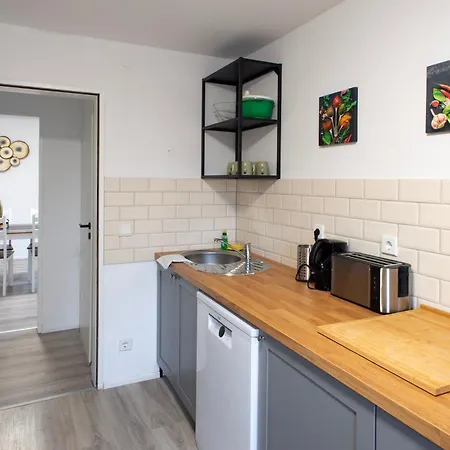 Workers Accommodation In Kevelaer - 2 Bedrooms - 6 Single Beds Lägenhet *