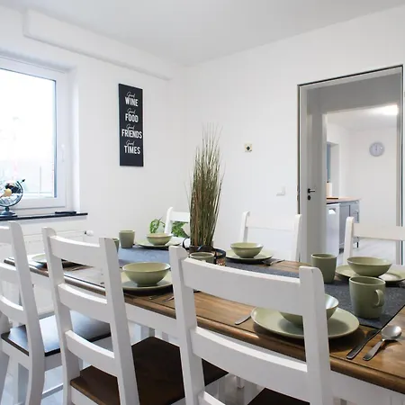 Lägenhet Workers Accommodation In Kevelaer - 2 Bedrooms - 6 Single Beds